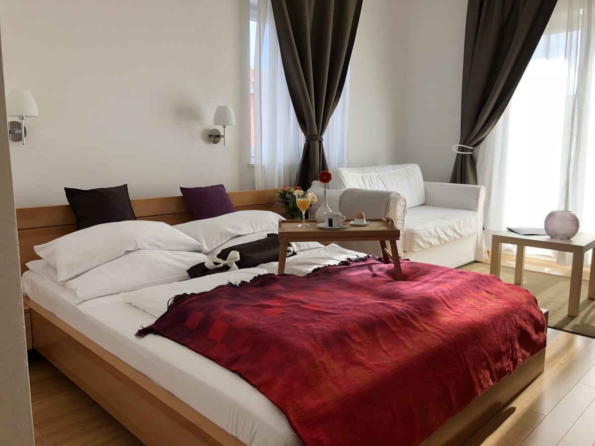 Viktoria Lodge Bed And Breakfast Vodice Exterior foto